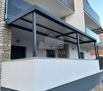 Šibenik-Vodice Luksuzan kompletno namješten stan142.418m2