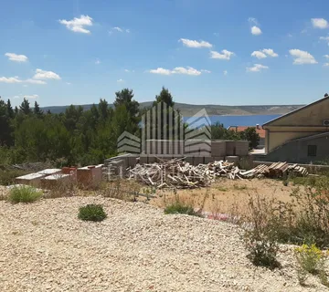 Starigrad, Građevinsko zemljište 750 m² s idejnim projektom za 6 stanova - Seline, Starigrad Paklenica
