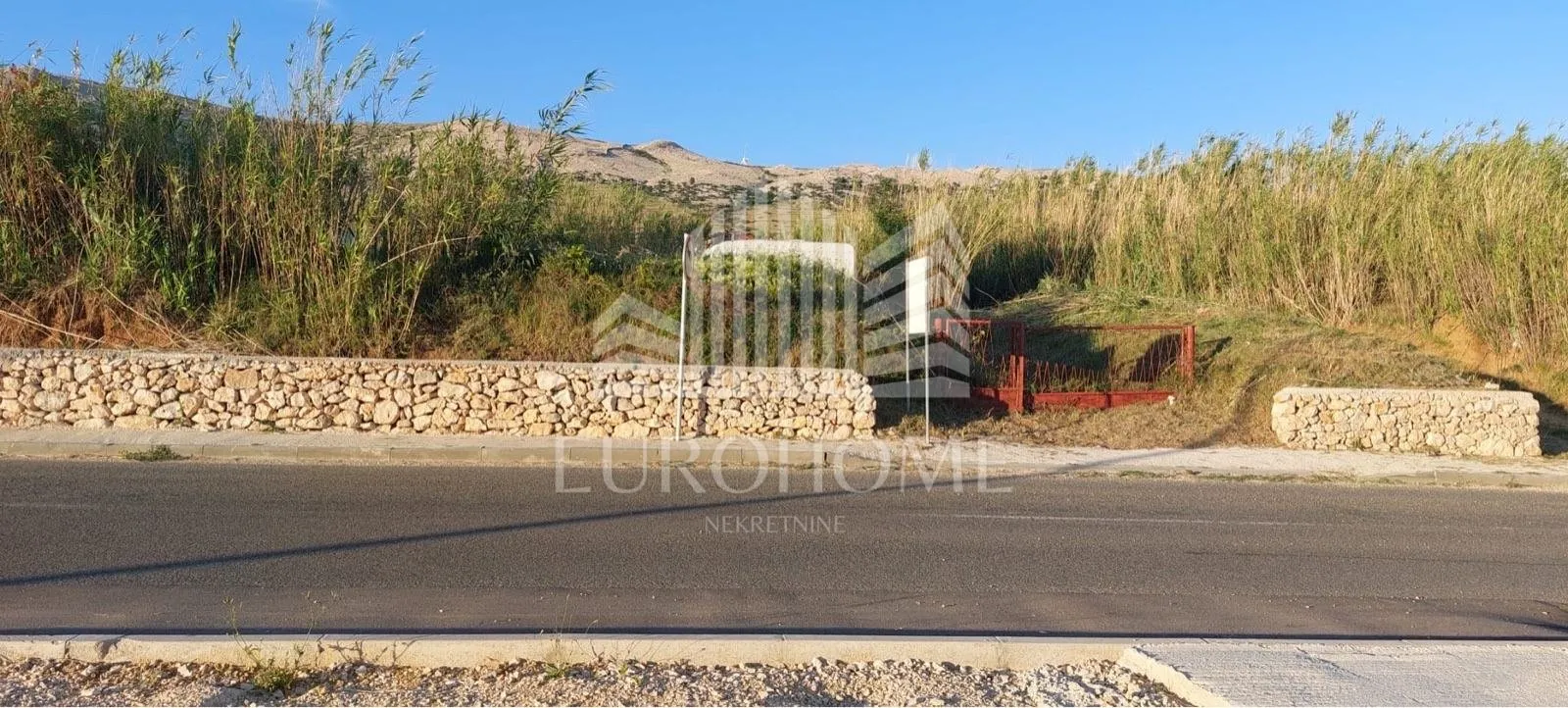 PAG, TOP LOKACIJA, GRAĐEVINSKO ZEMLJIŠTE s legaliziranim objektom, 644m2 - cover