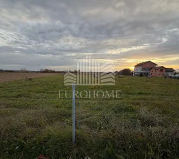 Poljoprivredno zemljište 9,120m2 - Brezovica -  - cover