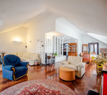 Dvoetažni stan 175,34 m2 sa garažom 45,74 m2 na Gornjem Bukovcu - Zagreb