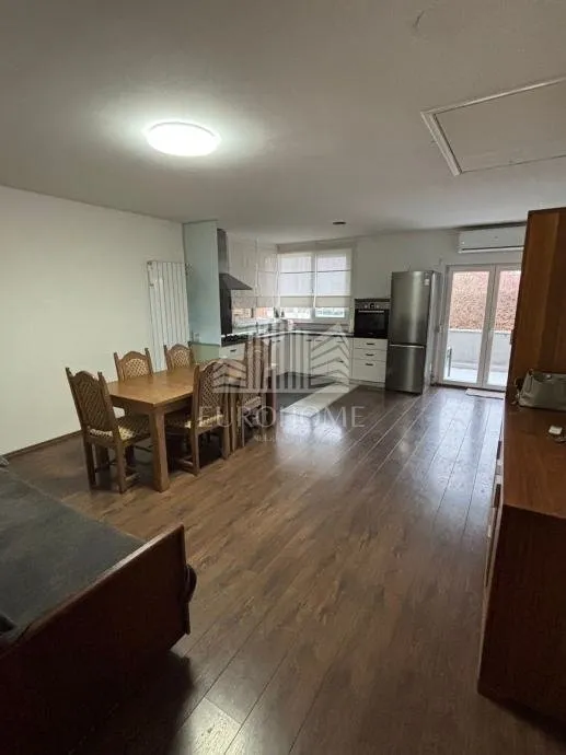 ODLIČNA CIJENA! Sv. Klara 108 m² – 4-soban stan, terasa - cover