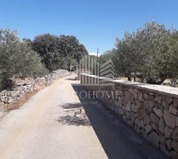 HVAR Građevinsko zemljište ODLIČNA CIJENA 1867 m2  (POLJICA) - cover