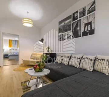 Moderno namješten dvosoban stan na odličnoj lokaciji - Palmotićeva - Zagreb