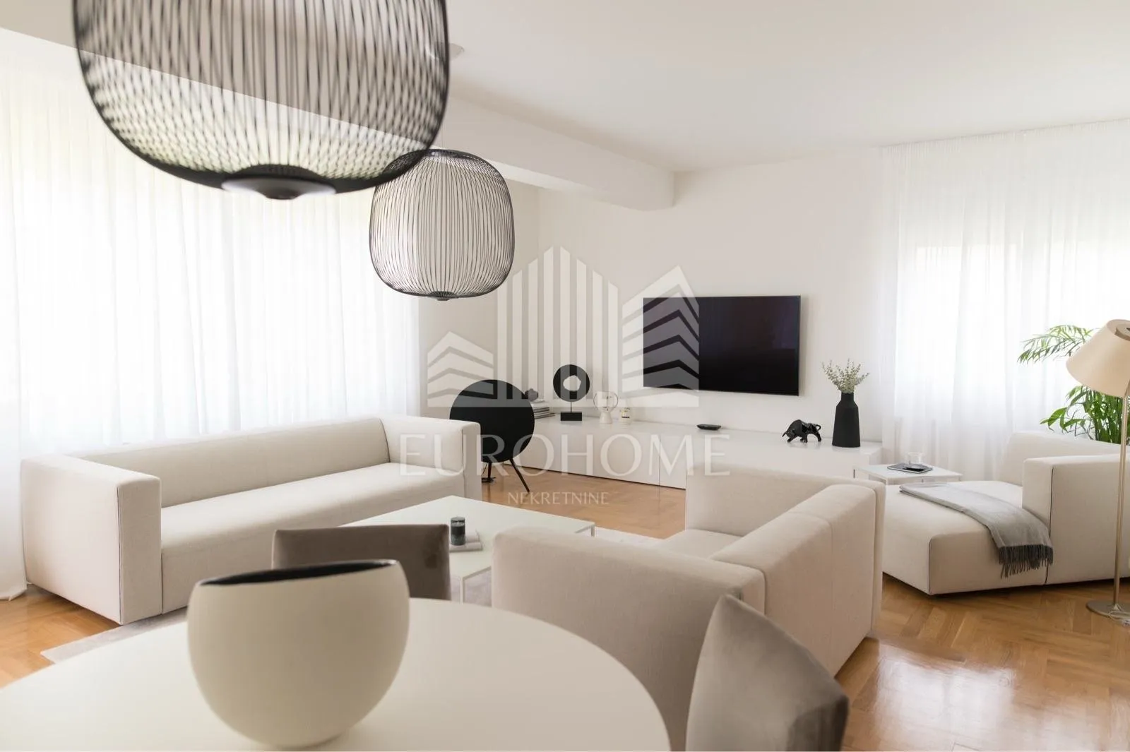 Luksuzan 4-soban stan s vrtom i garažom – Srebrnjak, Maksimir - cover