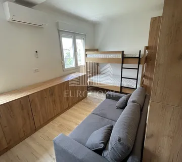 KASTEL GOMILICA, NOVI HOSTEL, 7 soba smjestaj za radnike, 350m2 - Kaštel Gomilica, Kaštela