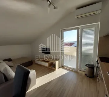 Pag, Košljun, 2 renovirana apartmana 120m od mora+ 2 parkirna mjesta - cover