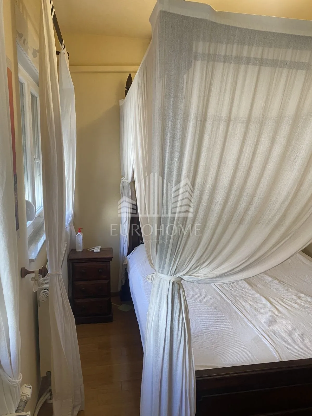 PETRČANE- Šarmantan apartman, vrt, 119m2 - cover