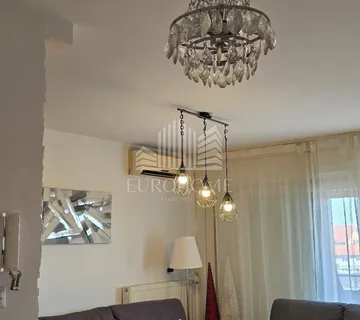Potpuno namješten 3s stan 65m2 sa lođom i 2 VPM - Vrapče - - cover