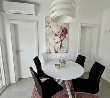 Moderan 1-soban stan 40 m², Industrogradnja, balkon, spremište - cover