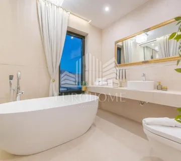 SPLIT, KMAN, VRHUNSKA PRILIKA, Luksuzan hotel sa 15 jedinica, 450m2 - cover