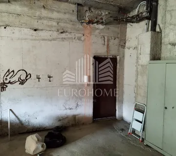 Poslovni prostor roh-bau 53,40 m2,1300€/m2 Malešnica - cover