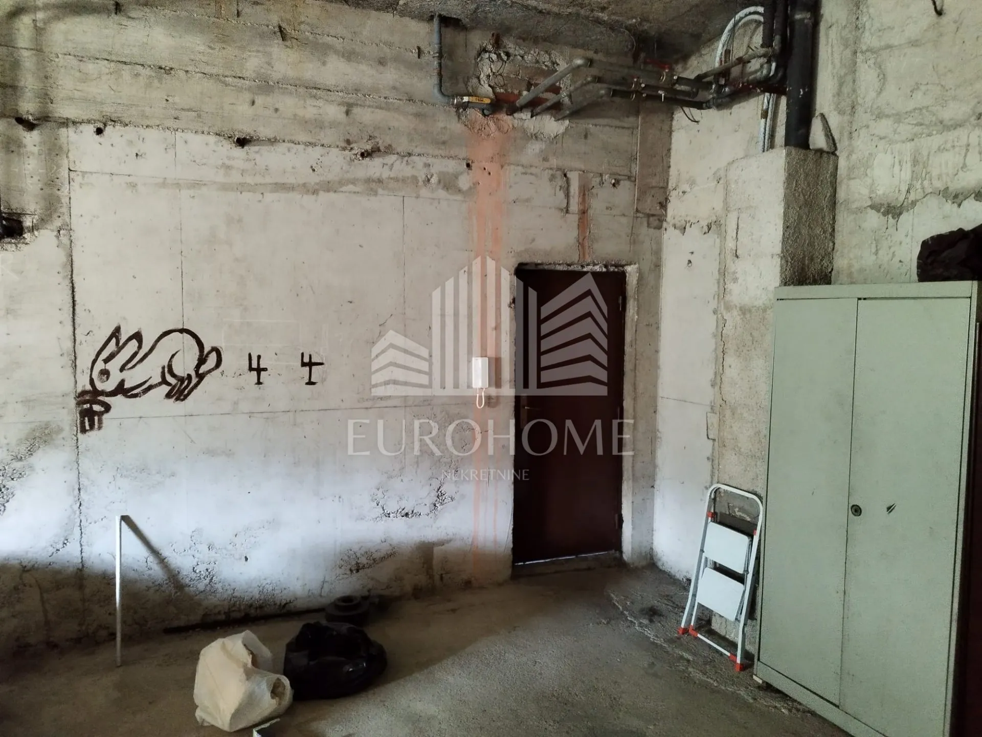 Poslovni prostor roh-bau 53,40 m2,1300€/m2 Malešnica - cover