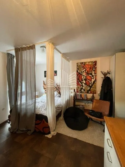 Garsonijera u novogradnji s parkingom, Bijenik, 28 m2 - cover