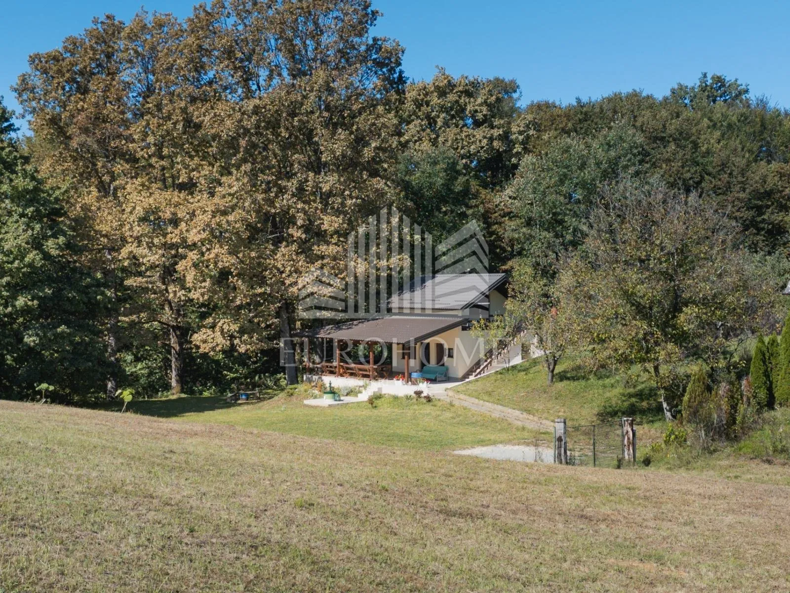 Skrivena oaza u hrastovoj šumi – 60 m² kuća s velikom okućnicom (4500 m²), Velika Buna, 20 km od Zagreba! - cover