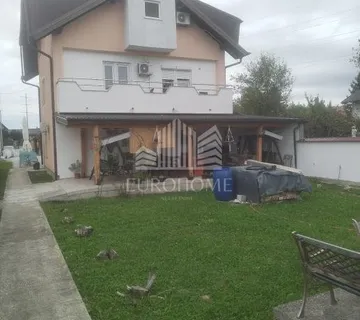 Odlična prilika! Kuća s poslovnim potencijalom i najmom  2037€/m2 - cover