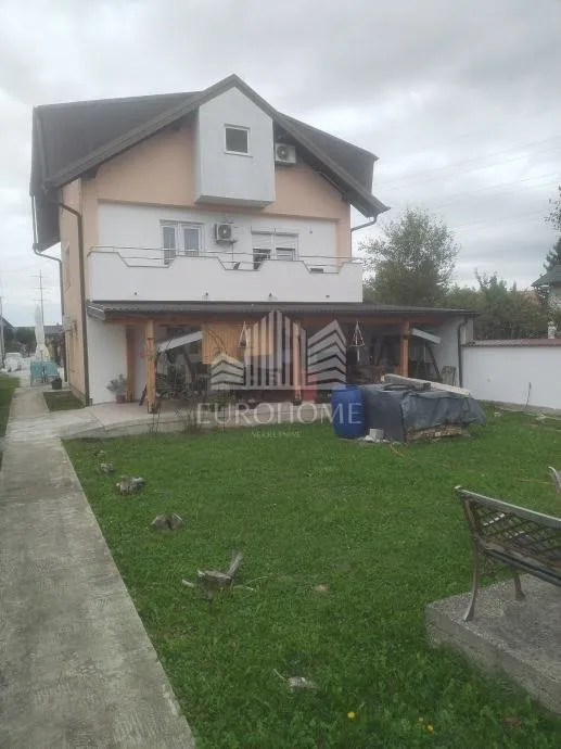 Odlična prilika! Kuća s poslovnim potencijalom i najmom  2037€/m2 - cover