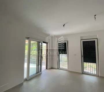 BIBINJE, Trosoban stan na drugom katu,67m2 - cover