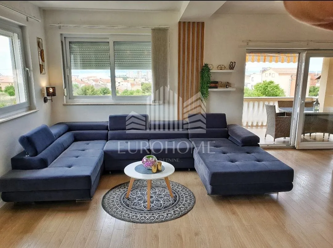 Stan: Zadar, 100.00 m2, pogled na grad i more do 1.6.2026 - cover