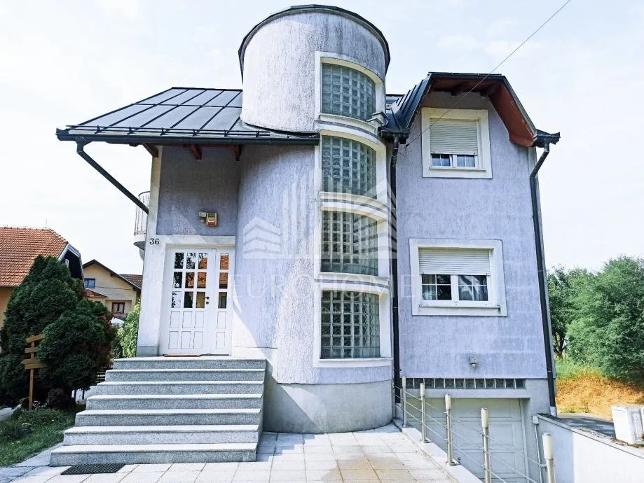 Prostrana obiteljska kuća u mirnoj ulici +dodatna parcela sa započetom gradnjom,495.000€ - cover