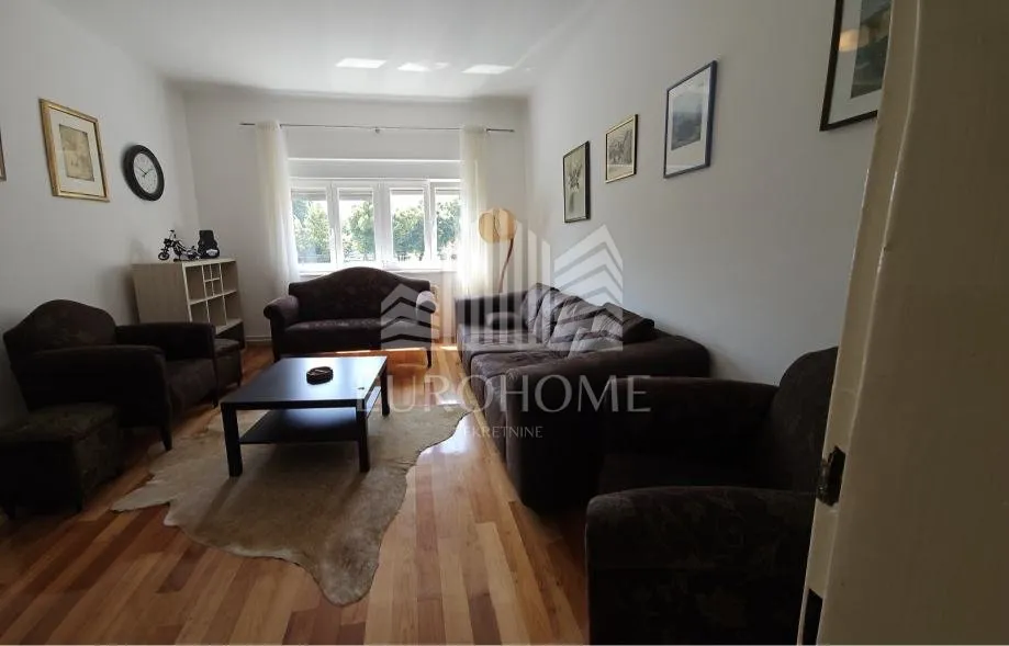 Odličan stan u strogom centru - useljiv odmah, mogućnost parkinga - cover