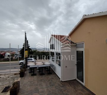 Prilika za investitore!Restoran+400m2 terase  s pogledom na more! - cover