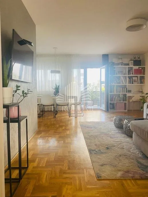 Potpuno namješten trosoban stan sa vrtom i VPM - Veliko Polje - - cover