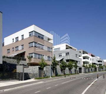 Babonićeva-Luksuzan 5-S Stan 200m2+323 vrt+2 garaže+VPM - cover