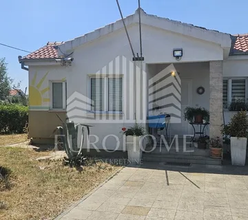 ZADAR- OKOLICA- Oaza mira, kuća sa bazenom, 1000m okućnice - cover