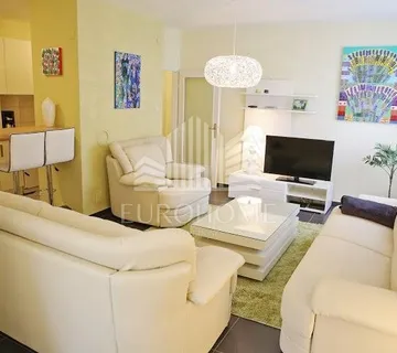 Zadar- Mala pošta- 3soban stan za dugoročan najam - cover