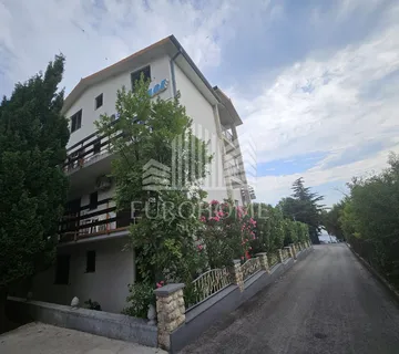 Starigrad-Paklenica, kuća sa 10 apartmana, 50 m od mora - cover