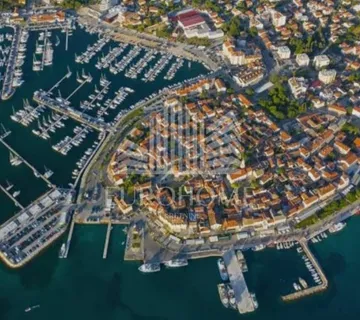 Prilika za investitore! Građevinski teren Biograd na moru, 737m2 - cover