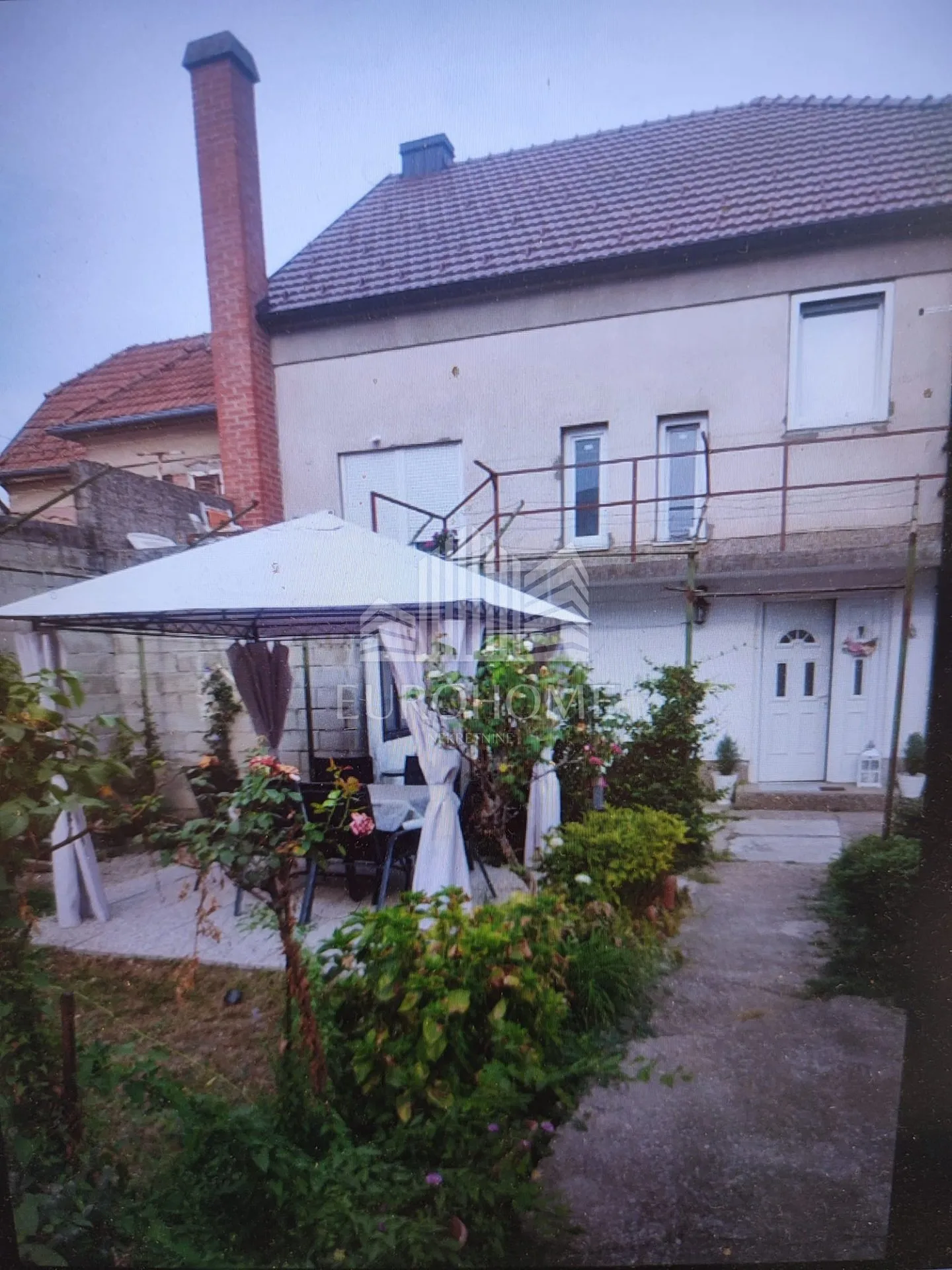 KUĆA , GARAŽA, 309m2, LJUBLJANICA, TREŠNJEVKA SJEVER - cover