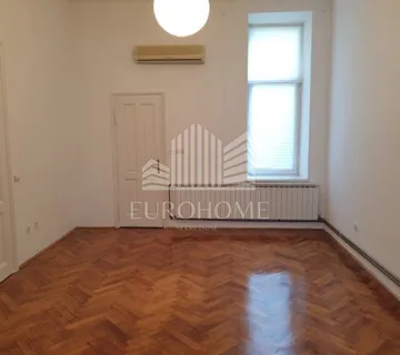 Donji grad, četverosoban stan u obnovljenoj zgradi, 120 m2 - cover