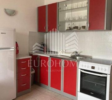 Posedarje, dvosobni apartman 39 m2, 50 m od mora + parking - cover