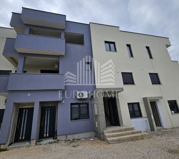 Ploča,Zadar, novogradnja,2-sobni stan,60m2+PM,pogled  - cover