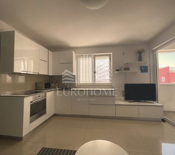 Rab, Palit, moderan trosoban apartman 75,25 m2 s velikom terasom i pogledom na more - cover