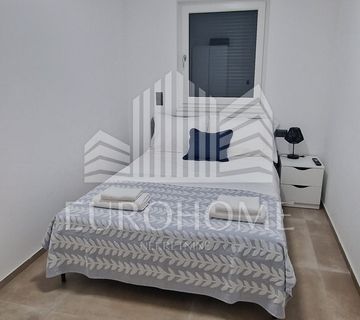 Vir, namješten trosoban apartman 63 m2 +krovna terasa +parking - cover