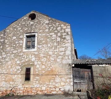 Dvije kuće na otoku Ugljan, savršena investicija, mirna lokacija 300m2 - cover