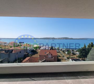 Penthouse od 150 m2 s pogledom na more i Trogir - cover