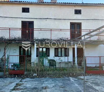 Istra, Novigrad okolica, kuća u nizu za adaptaciju na mirnoj lokaciji - Bužinija