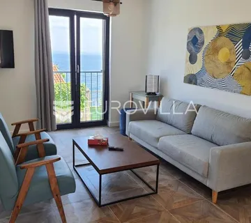 Lovran, predivna kuća s tri apartmana 50 m od mora - Medveja, Lovran