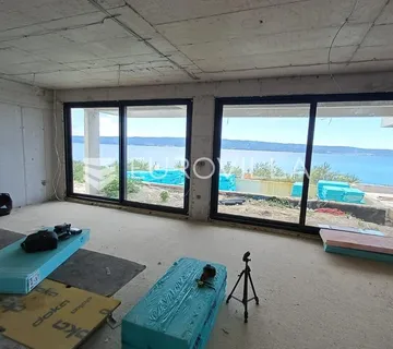 Krilo Jesenice, moderna vila 5* s bazenom i panoramskim pogledom, 100 m od mora - cover