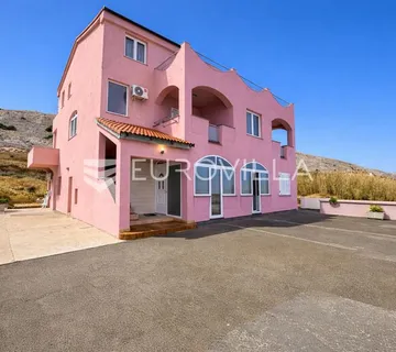 Pag, Vodice, kuća s 5 apartmana na top lokaciji - cover