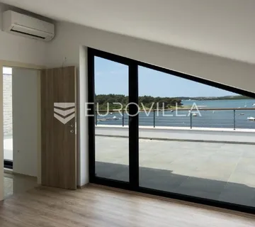 Poreč, La Mula, luksuzan trosoban stan 67 m² NOVOGRADNJA