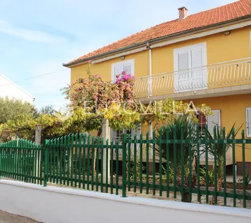 Zadar, Biograd na Moru, lijepa kuća na mirnoj lokaciji - cover