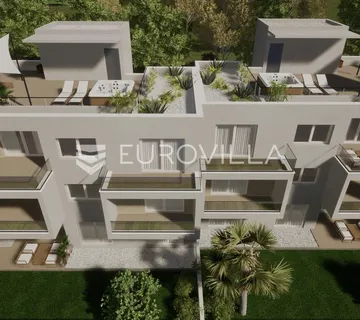 Kaštel Lukšić, trosoban penthouse s krovnom terasom i dva parkirna mjesta - cover