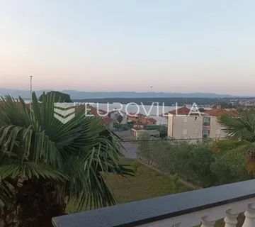 Krk, kuća s 5 apartmana, blizina mora, idealna za turizam, 150 m od mora - cover