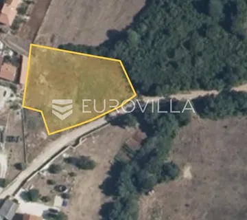 Istra, Šišan veliko građevinsko zemljište 1700 m2 - Šišan, Ližnjan