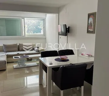 Otok Rab, Palit, dvosoban stan s parkingom, 800 m od mora - Palit, Rab